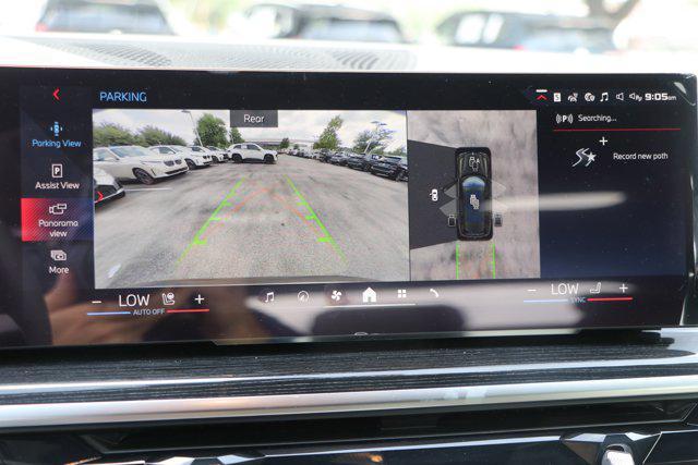 Photo of 2026 Manhattan Green Metallic BMW X7