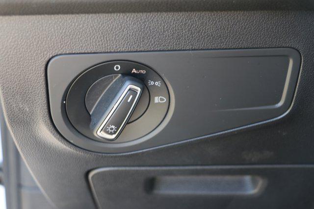 Photo of 2021 Pure White Volkswagen Tiguan