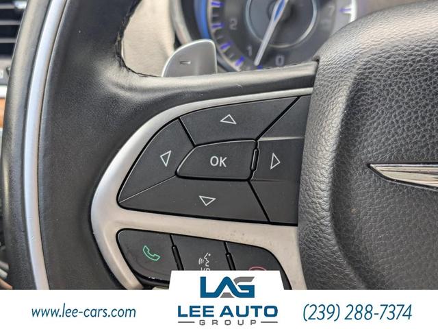 Photo of 2015 Bright White Clearcoat Chrysler 300C