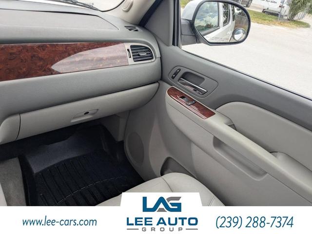 Photo of 2012 Summit White Chevrolet Suburban