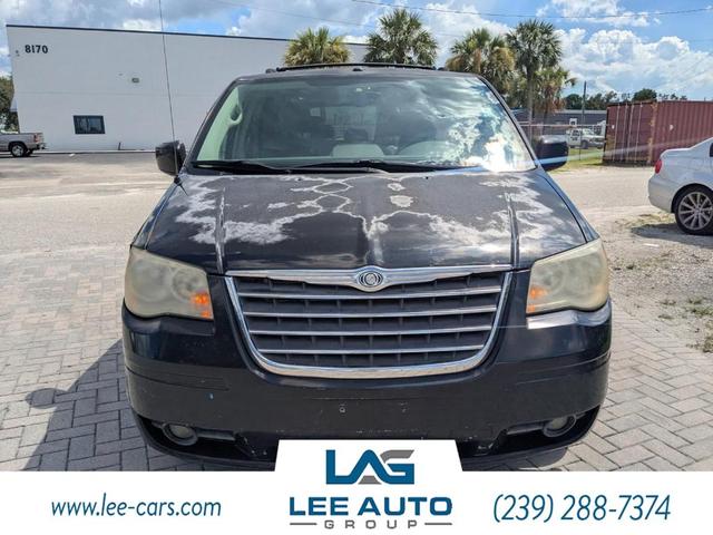 Photo of 2008 Brilliant Black Crystal Pearl Chrysler Town & Country