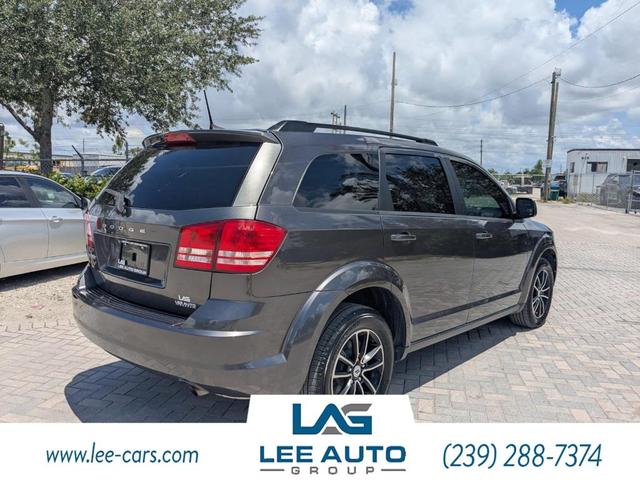 Photo of 2018 Granite Pearlcoat Dodge Journey