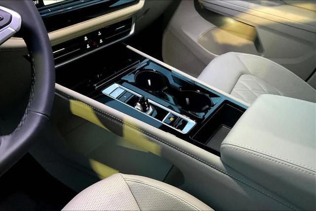Photo of 2025 Platinum Gray Metallic Volkswagen Atlas