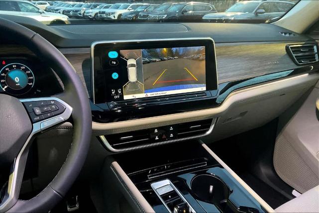 Photo of 2025 Platinum Gray Metallic Volkswagen Atlas