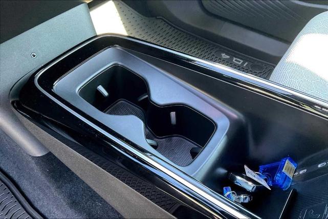 Photo of 2025 Pure Gray Volkswagen ID.4
