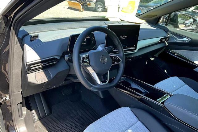 Photo of 2025 Deep Black Pearl Effect Volkswagen ID.4