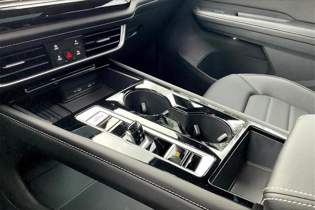 Photo of 2025 Opal White Pearl Effect Volkswagen Atlas Cross Sport