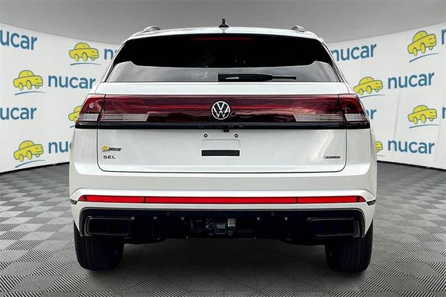 Photo of 2025 Opal White Pearl Effect Volkswagen Atlas Cross Sport
