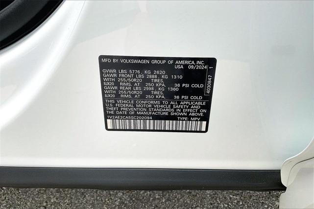 Photo of 2025 Opal White Pearl Effect Volkswagen Atlas Cross Sport