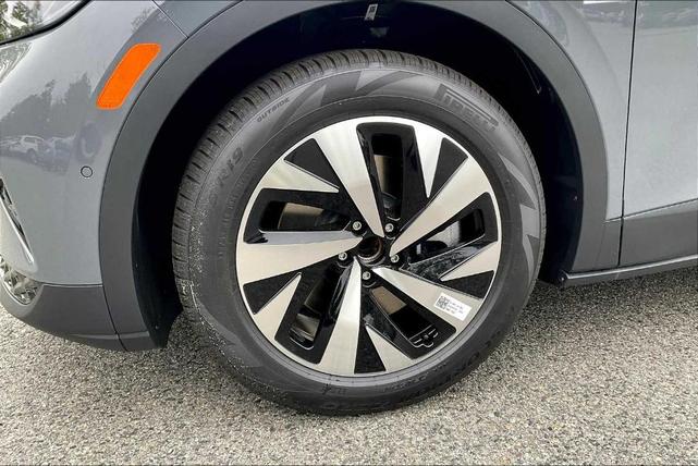 Photo of 2025 Pure Gray Volkswagen ID.4
