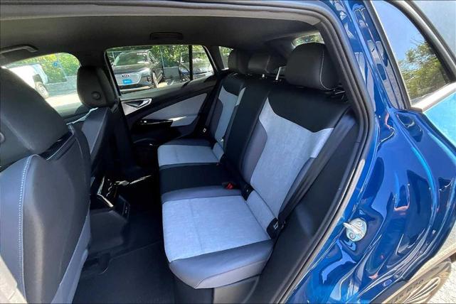 Photo of 2025 Mountain Lake Blue Volkswagen ID.4