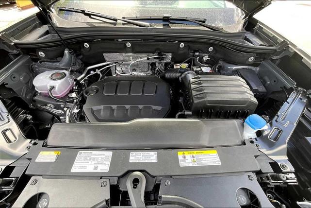 Photo of 2025 Pure Gray Volkswagen Atlas