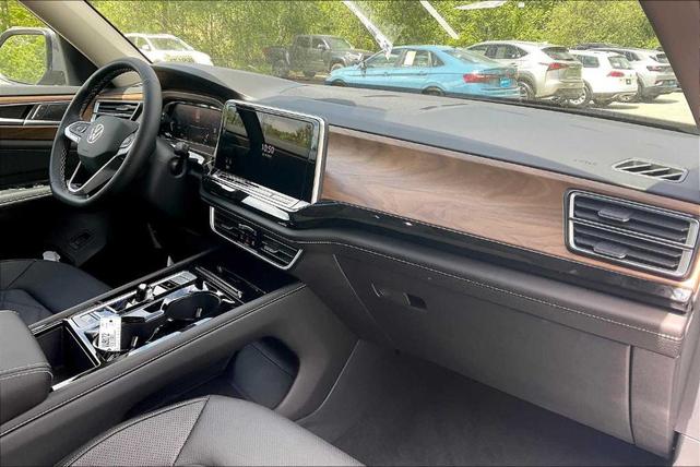 Photo of 2025 Pure Gray Volkswagen Atlas