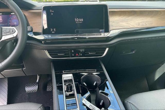 Photo of 2025 Pure Gray Volkswagen Atlas