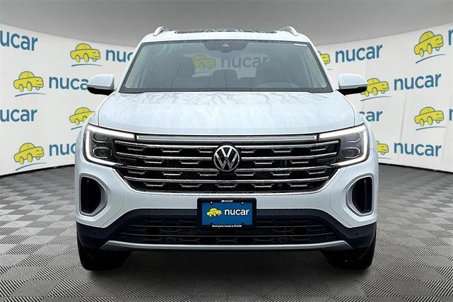 Photo of 2025 Opal White Pearl Effect Volkswagen Atlas