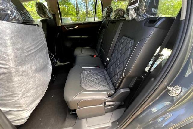 Photo of 2025 Platinum Gray Metallic Volkswagen Atlas