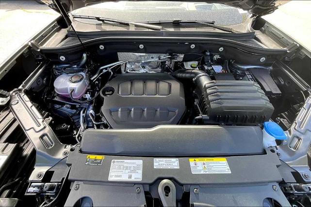 Photo of 2025 Platinum Gray Metallic Volkswagen Atlas