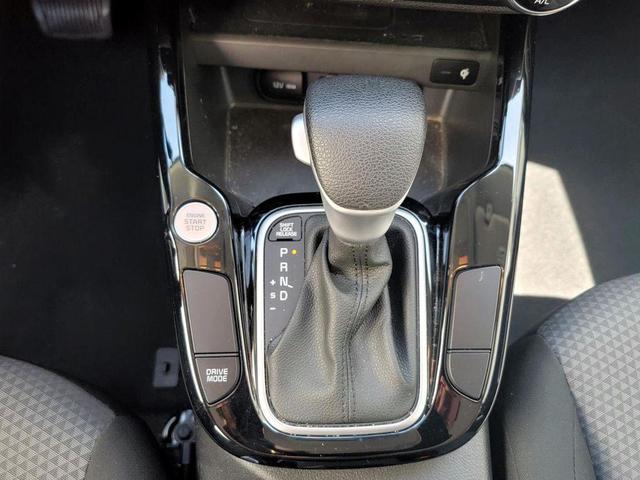 Photo of 2023 Clear White w/Black Roof Kia Soul