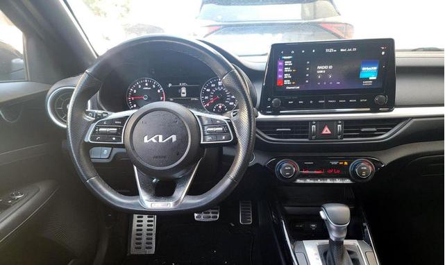 Photo of 2023 Sporty Blue Kia Forte