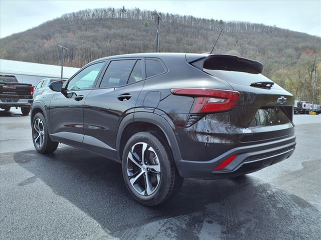 Photo of 2024 Mosaic Black Metallic Chevrolet Trax