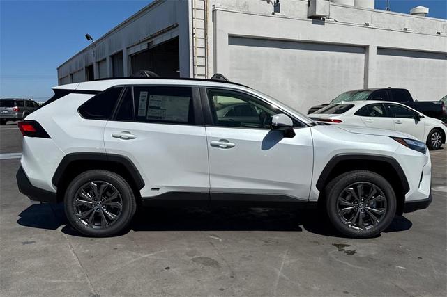 Photo of 2025 Wind Chill Pearl Toyota RAV4 Hybrid