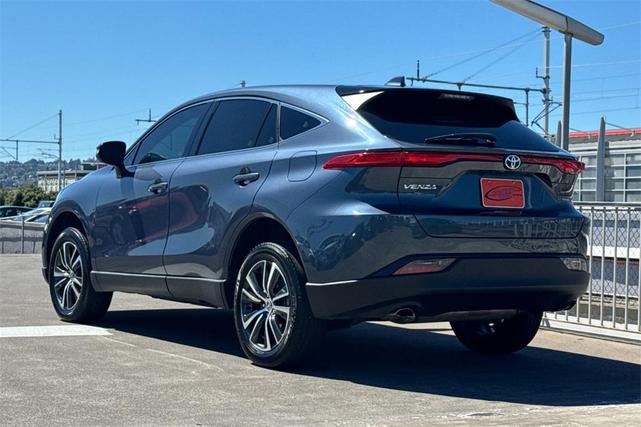 Photo of 2024 Coastal Gray Metallic Toyota Venza