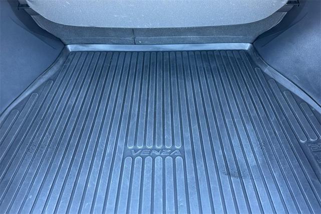 Photo of 2024 Coastal Gray Metallic Toyota Venza