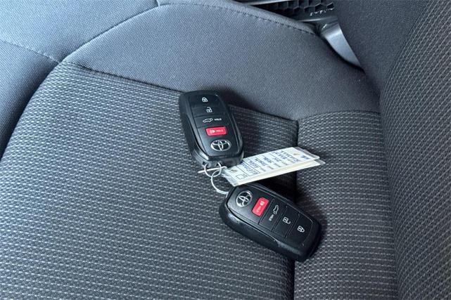 Photo of 2024 Coastal Gray Metallic Toyota Venza