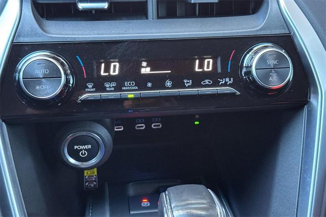 Photo of 2024 Coastal Gray Metallic Toyota Venza