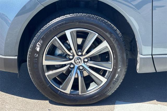 Photo of 2024 Coastal Gray Metallic Toyota Venza