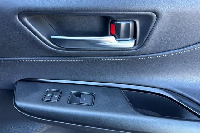 Photo of 2024 Coastal Gray Metallic Toyota Venza