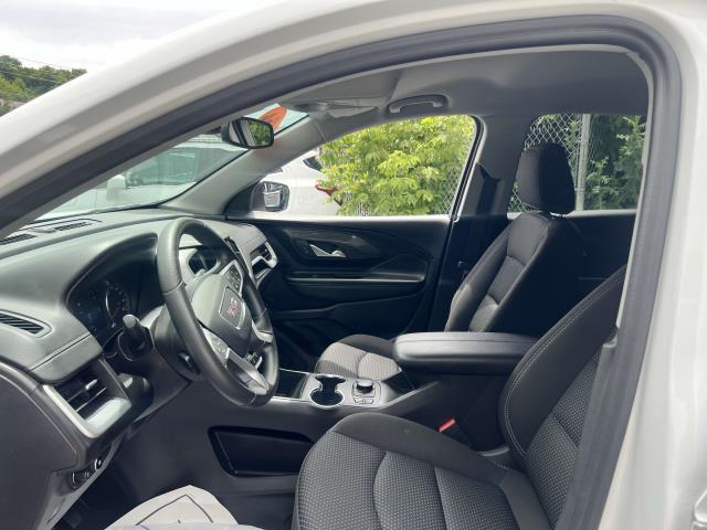 Photo of 2024 Summit White GMC Terrain