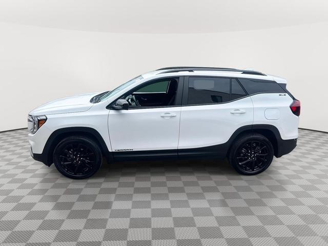 Photo of 2024 Summit White GMC Terrain
