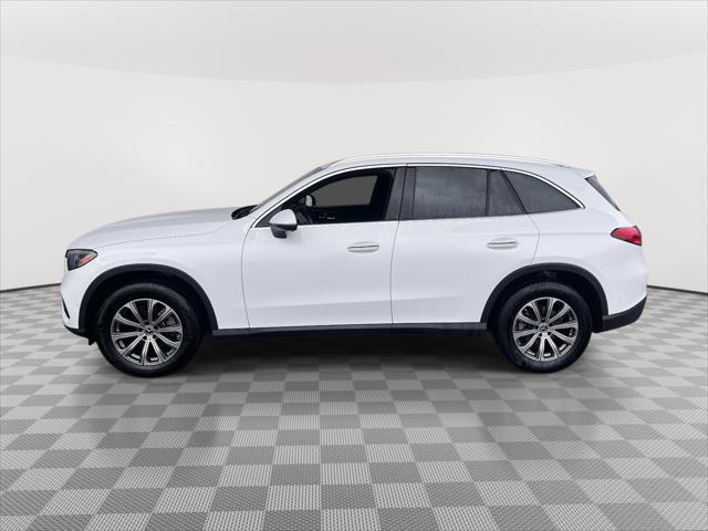 Photo of 2024 Wh Mercedes-Benz GLC 300