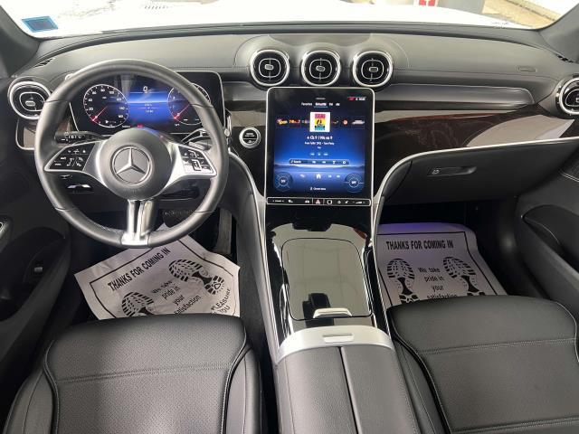 Photo of 2024 Wh Mercedes-Benz GLC 300