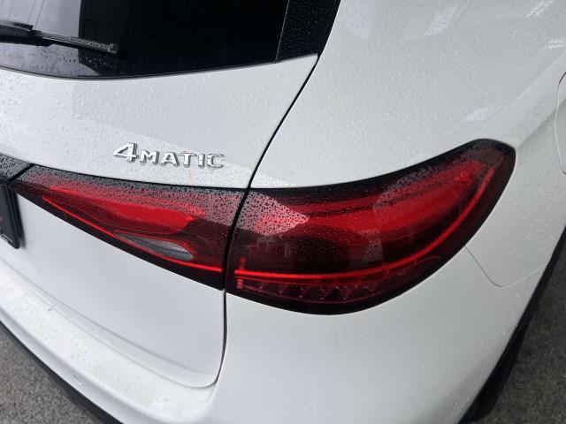 Photo of 2024 Wh Mercedes-Benz GLC 300