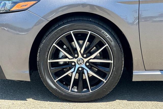Photo of 2023 Predawn Gray Mica Toyota Camry