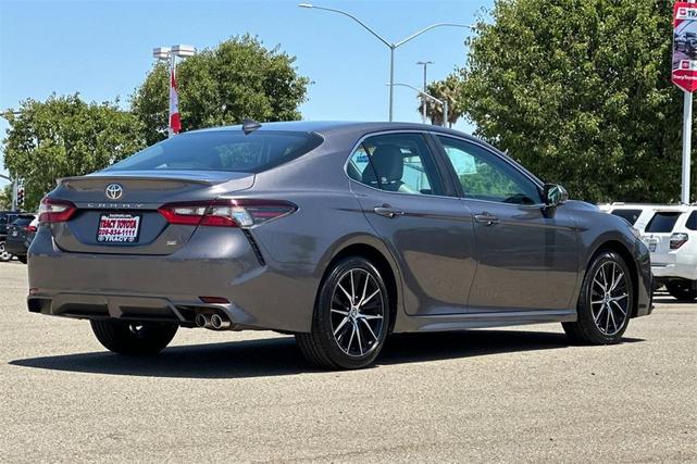 Photo of 2023 Predawn Gray Mica Toyota Camry