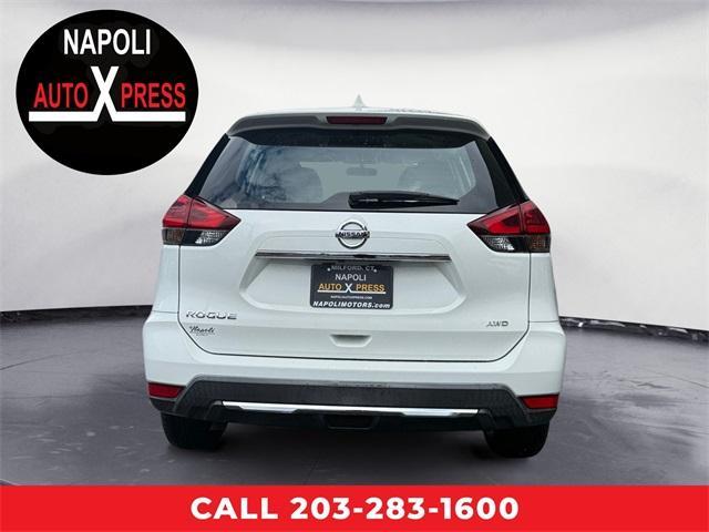 Photo of 2018 Glacier White Nissan Rogue