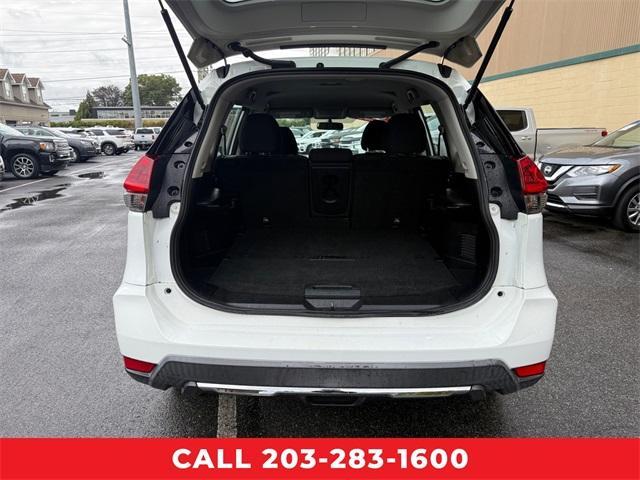 Photo of 2018 Glacier White Nissan Rogue