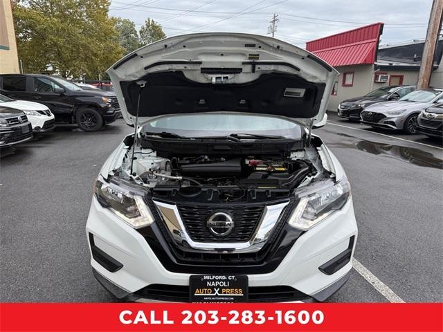 Photo of 2018 Glacier White Nissan Rogue