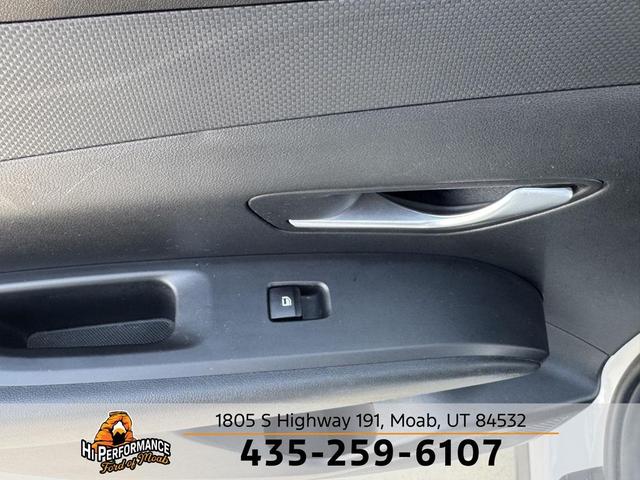 Photo of 2024 White Pearl Hyundai TUCSON