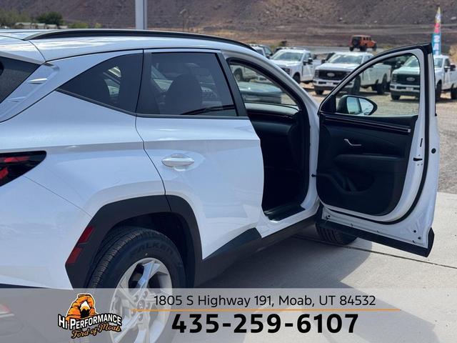 Photo of 2024 White Pearl Hyundai TUCSON
