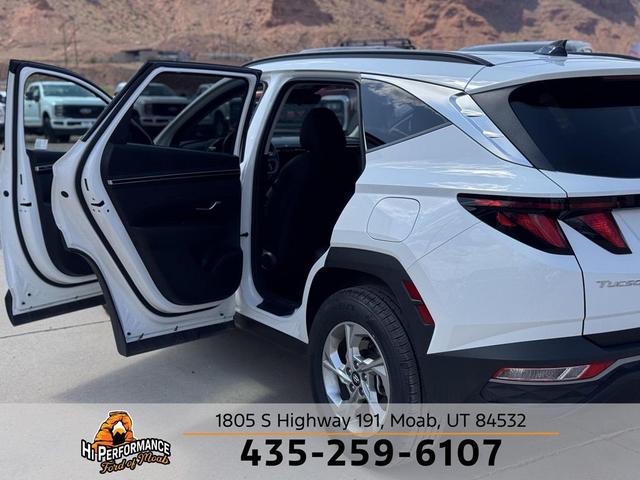 Photo of 2024 White Pearl Hyundai TUCSON