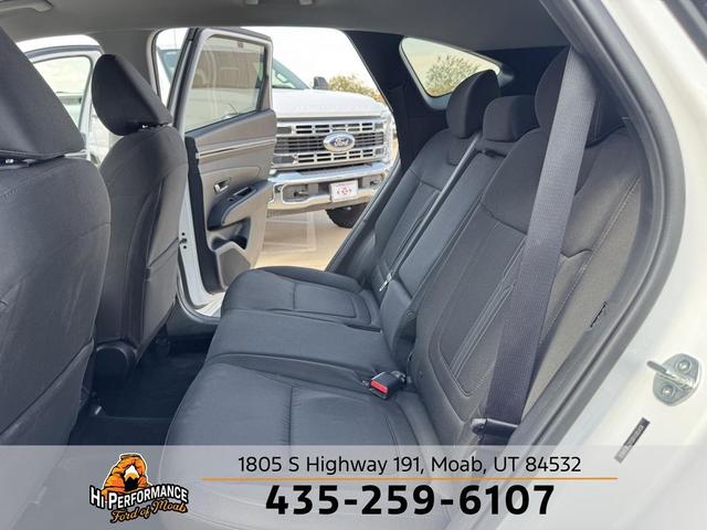 Photo of 2024 White Pearl Hyundai TUCSON