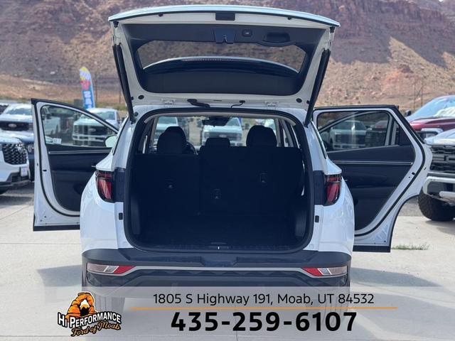 Photo of 2024 White Pearl Hyundai TUCSON