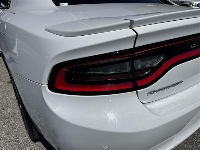 Photo of 2016 Bright White Clearcoat Dodge Charger