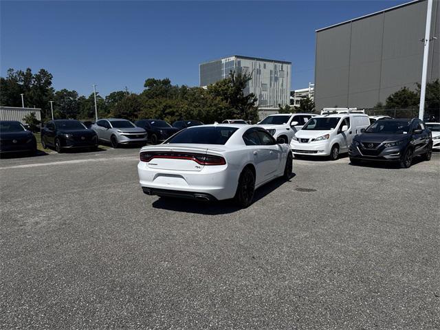 Photo of 2016 Bright White Clearcoat Dodge Charger