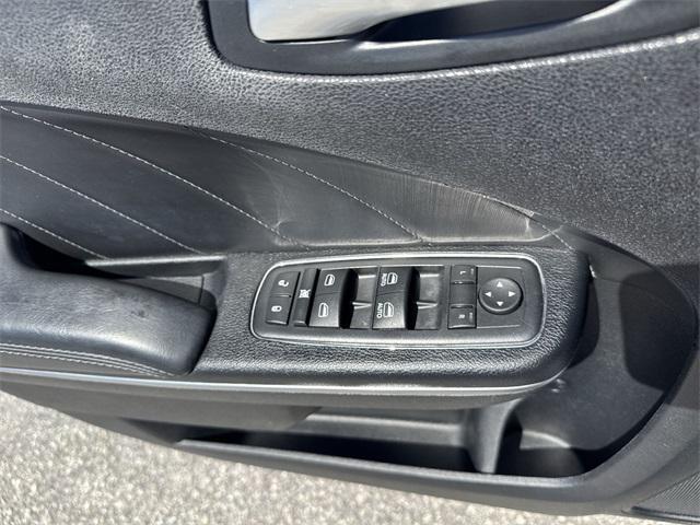 Photo of 2016 Bright White Clearcoat Dodge Charger