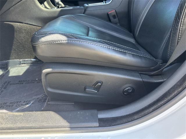 Photo of 2016 Bright White Clearcoat Dodge Charger